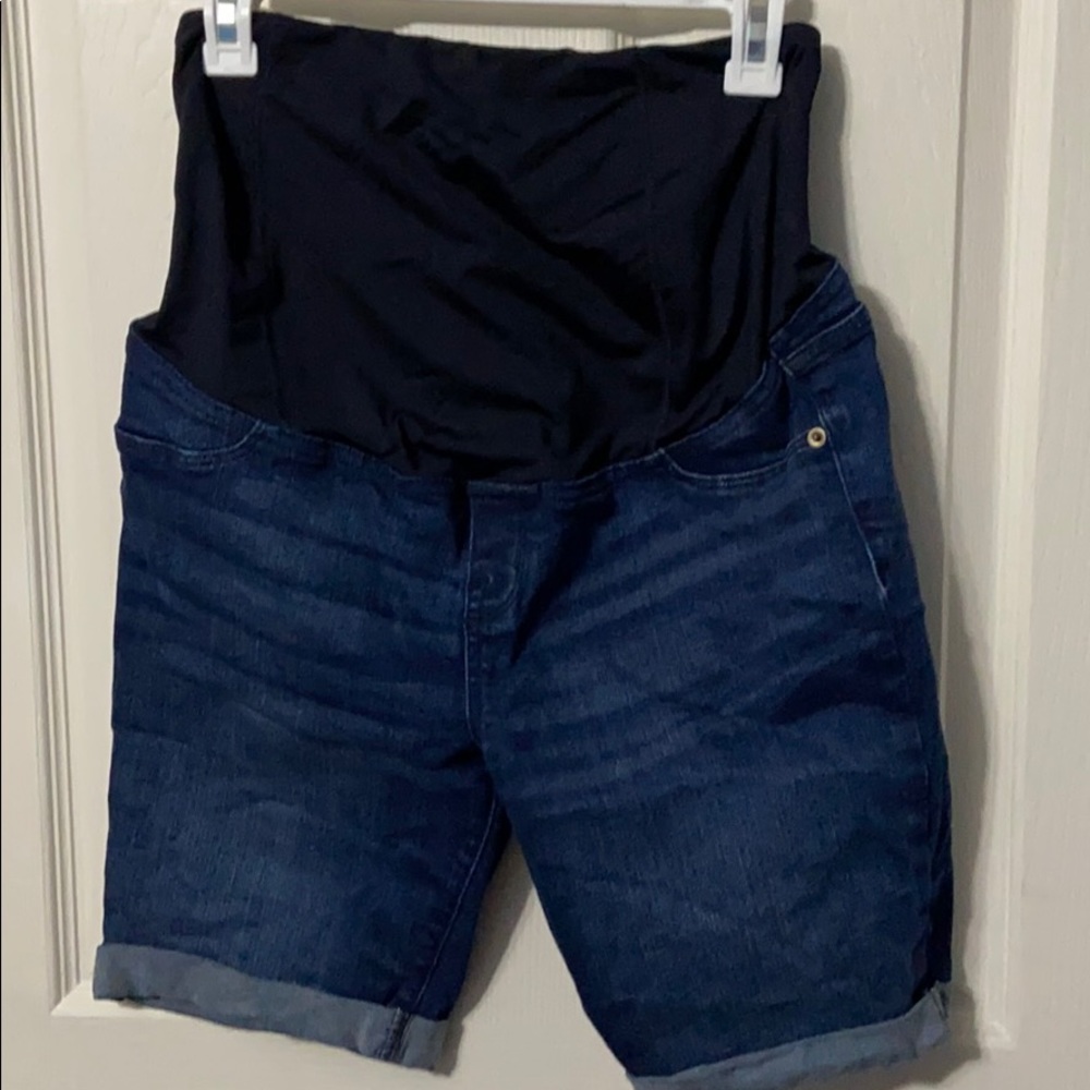 Maternity shorts